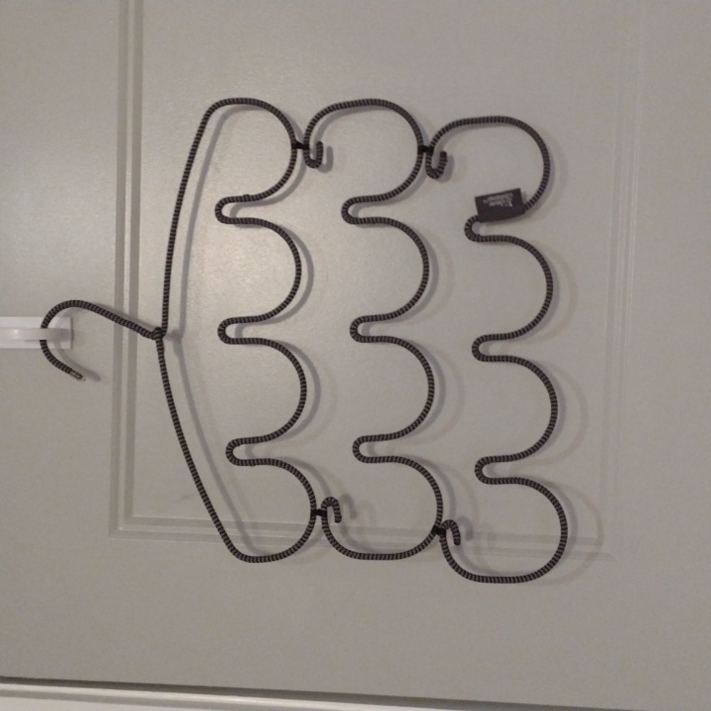 Tie or scarf holder
